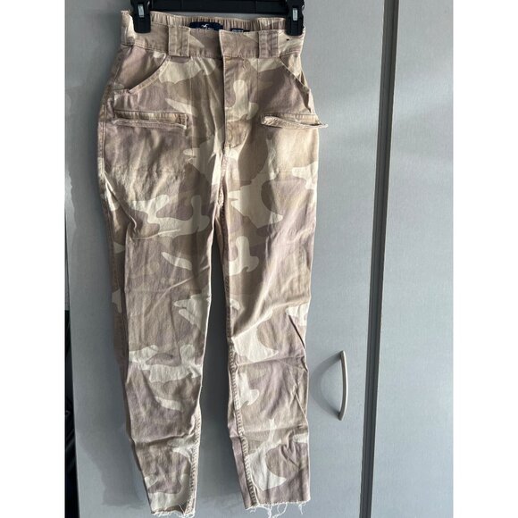 Hollister Pants - Hollister Ultra High Rise Mom Pants Camo Classic Stretch Womens Size S
